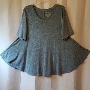 14/16 Lane Bryant Short Sleeve Flare Hem Sweater